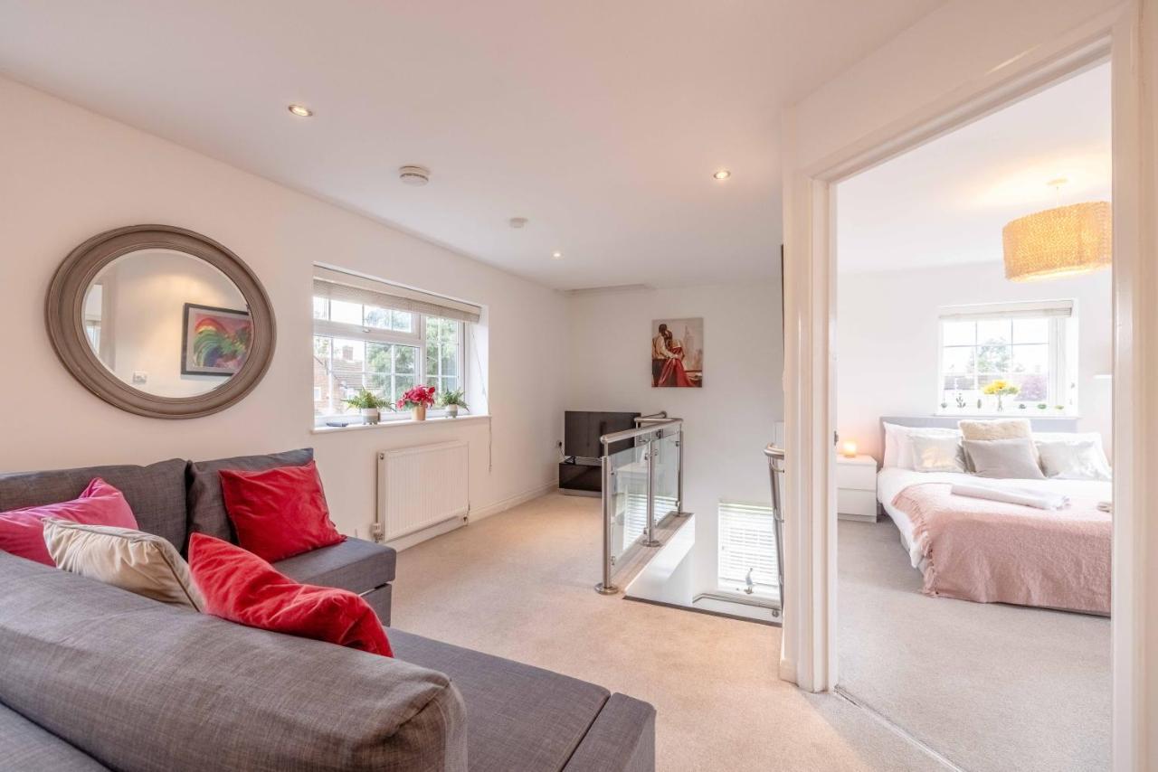 Windsor Wexham One Bedroom Home Sleeps Four Slough Exterior photo